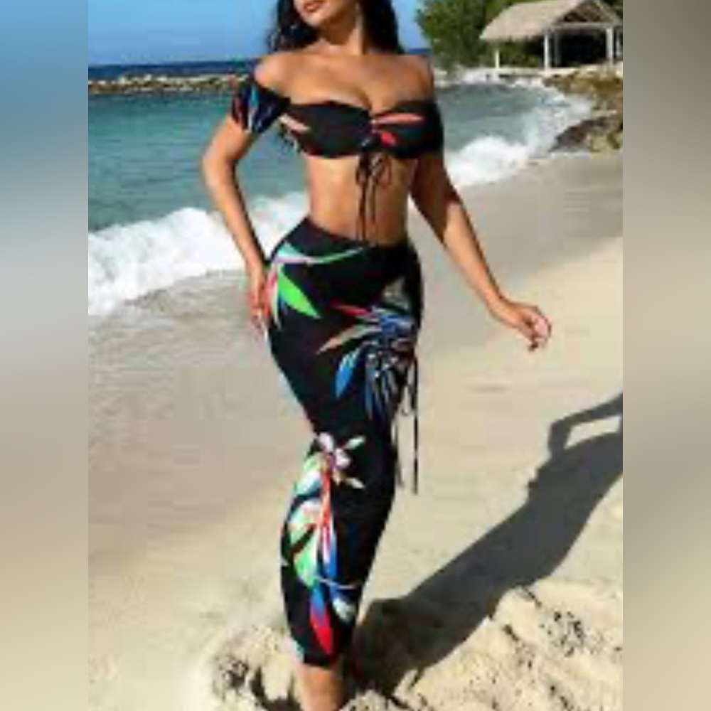 NWOT SHEIN SXY Tropical Bikini Top & Matching Skirt Set Size S Resort Vacation